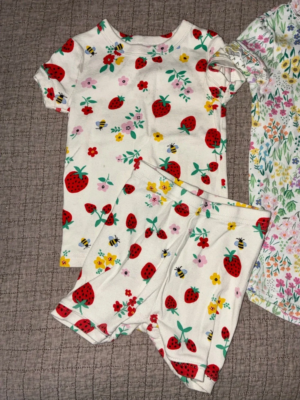 GAP White Kids Short Sleeve Pajama Sets with Strawberry & Floral Prints